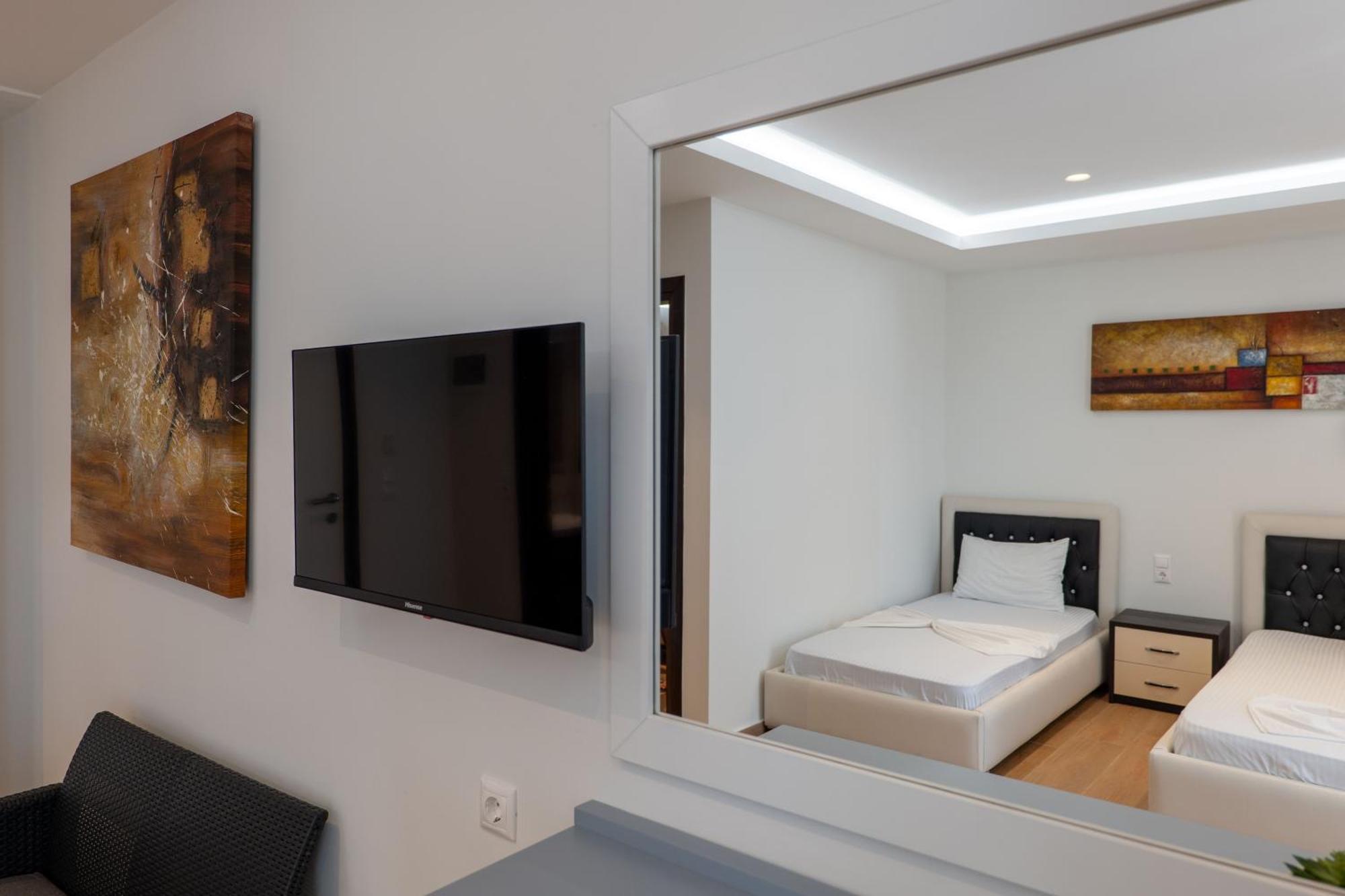 Fori'S Rooms Himarë Eksteriør billede