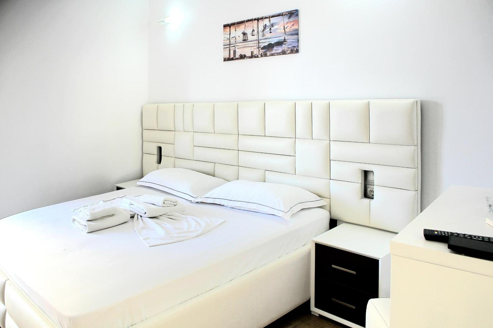 Fori'S Rooms Himarë Eksteriør billede
